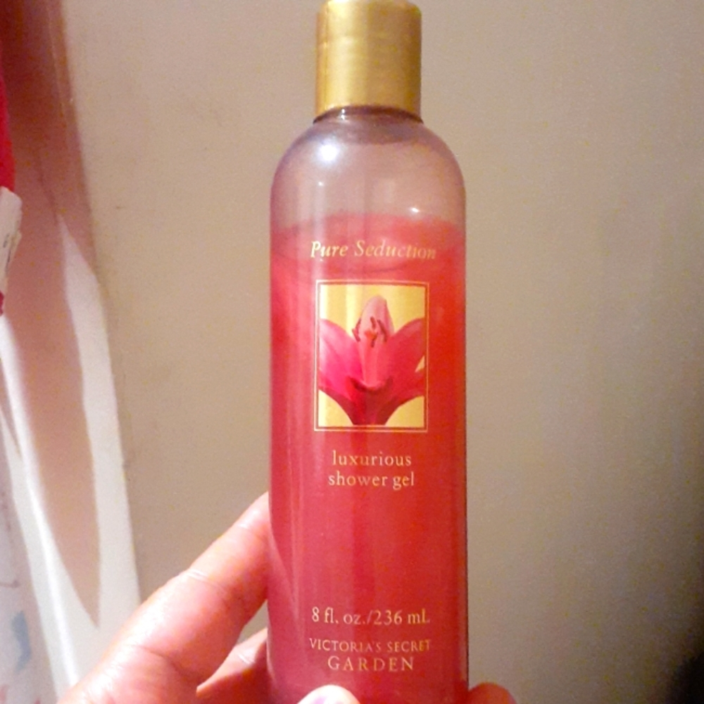 Victoria's Secret Garden Pure Seduction Luxurious Shower Gel 8 oz rare